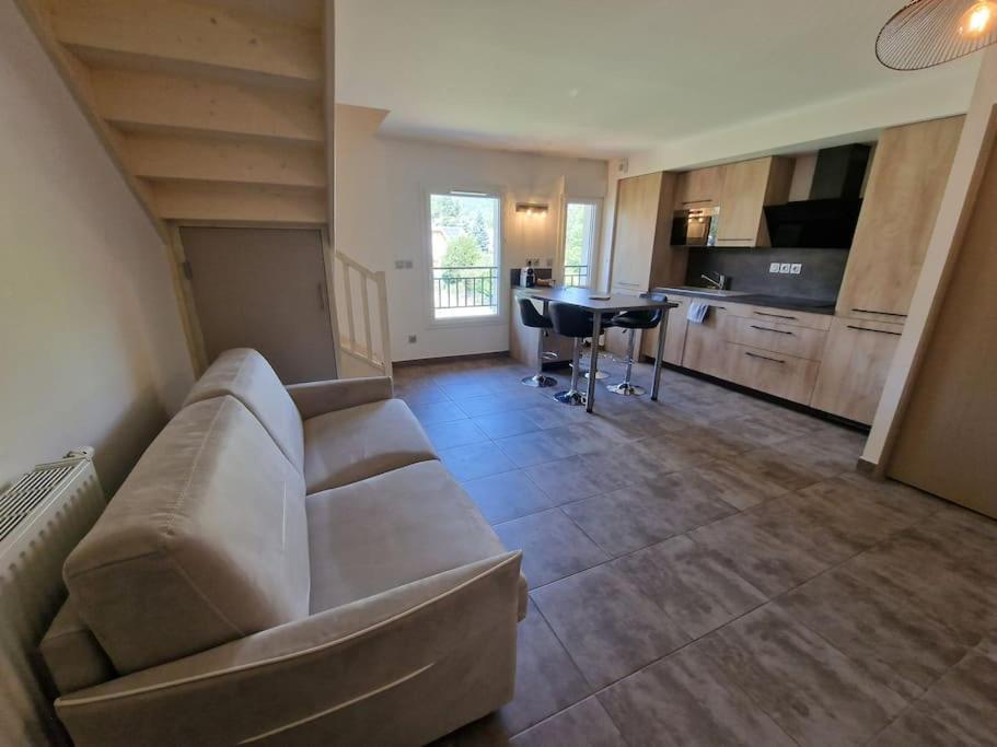 Superbe T2 Duplex Vue Sur Les Montagnes Apartment Chorges Luaran gambar