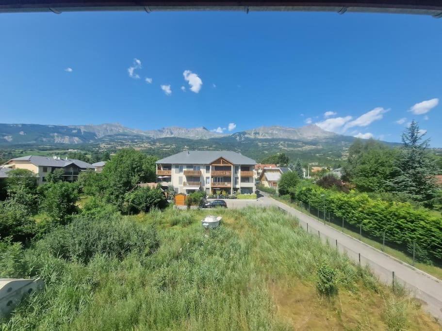 Superbe T2 Duplex Vue Sur Les Montagnes Apartment Chorges Luaran gambar