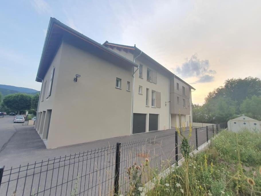 Superbe T2 Duplex Vue Sur Les Montagnes Apartment Chorges Luaran gambar